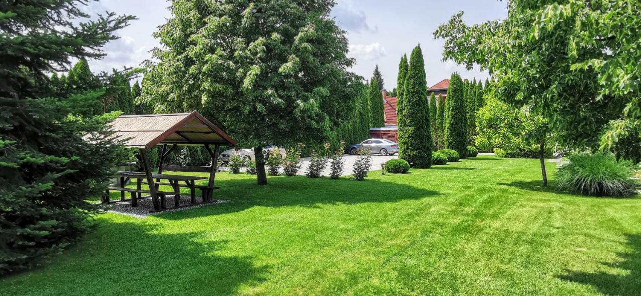 Magyar Apartmanhazak I-Iii. Zalakaros Bagian luar foto