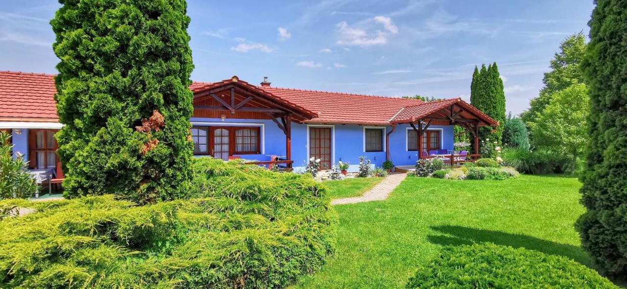Magyar Apartmanhazak I-Iii. Zalakaros Bagian luar foto