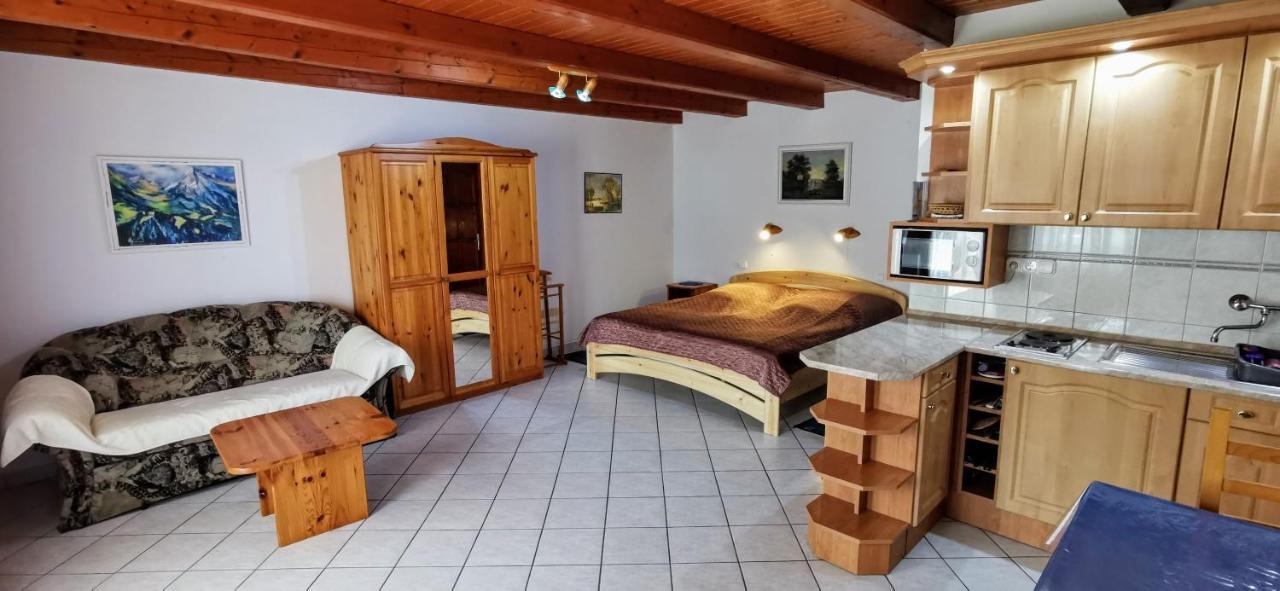 Magyar Apartmanhazak I-Iii. Zalakaros Bagian luar foto