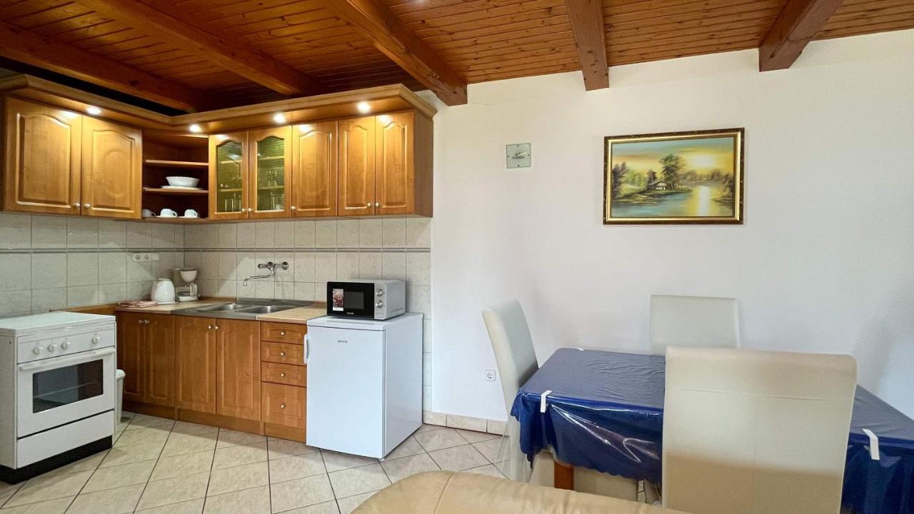 Magyar Apartmanhazak I-Iii. Zalakaros Bagian luar foto
