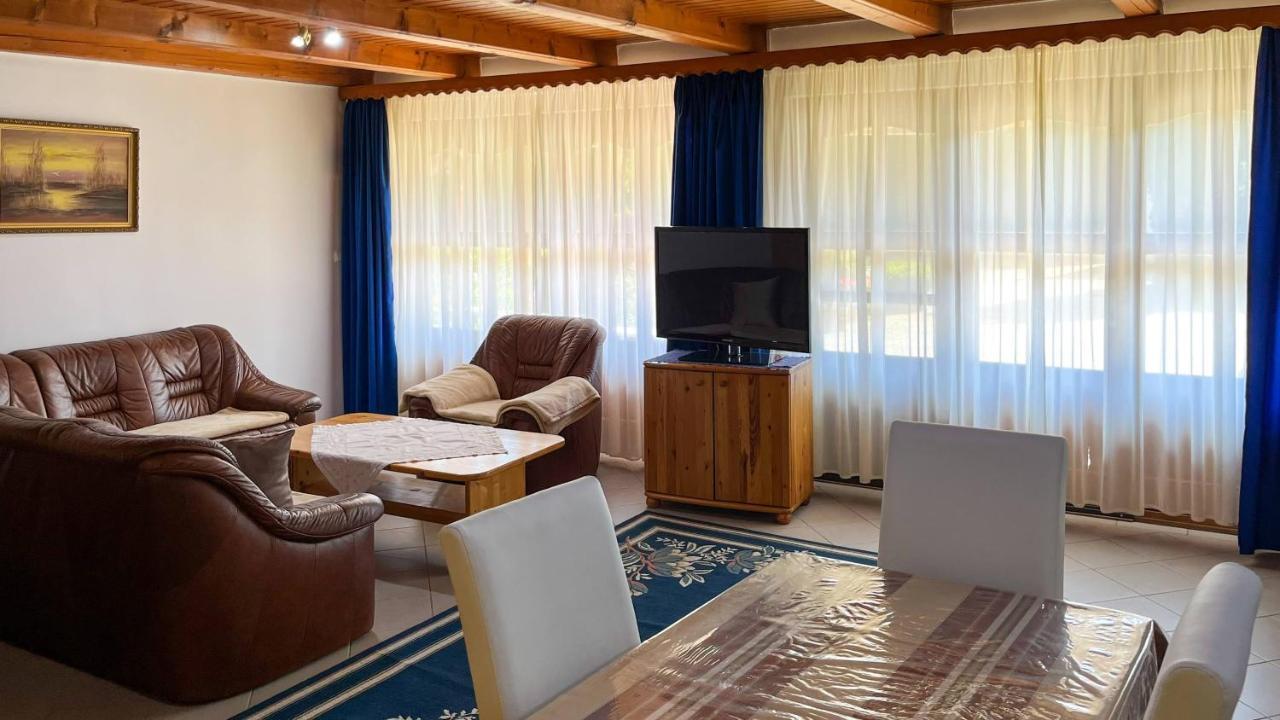 Magyar Apartmanhazak I-Iii. Zalakaros Bagian luar foto