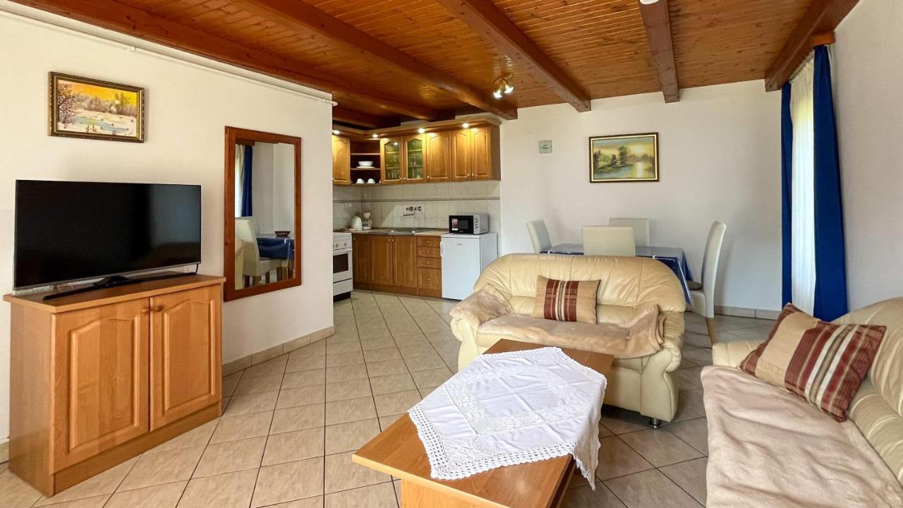 Magyar Apartmanhazak I-Iii. Zalakaros Bagian luar foto