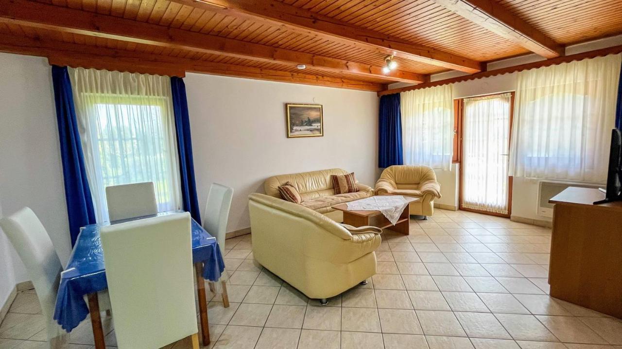 Magyar Apartmanhazak I-Iii. Zalakaros Bagian luar foto
