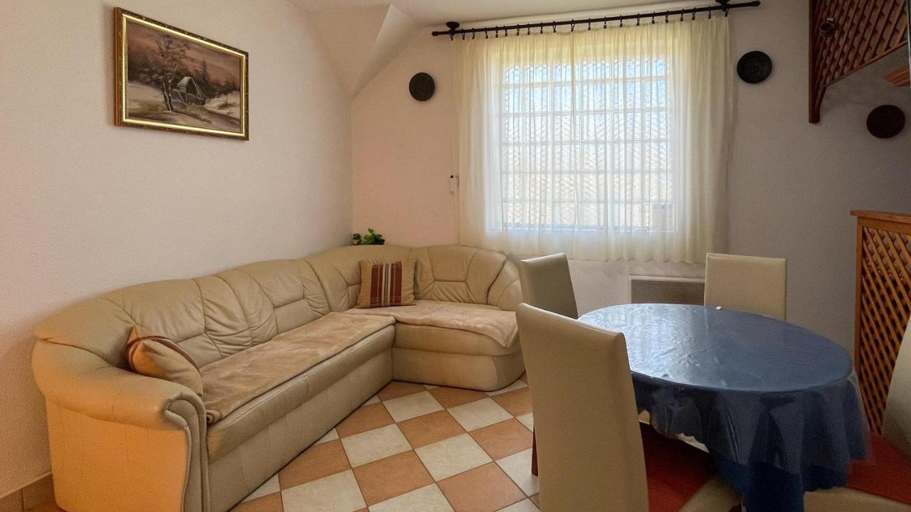 Magyar Apartmanhazak I-Iii. Zalakaros Bagian luar foto