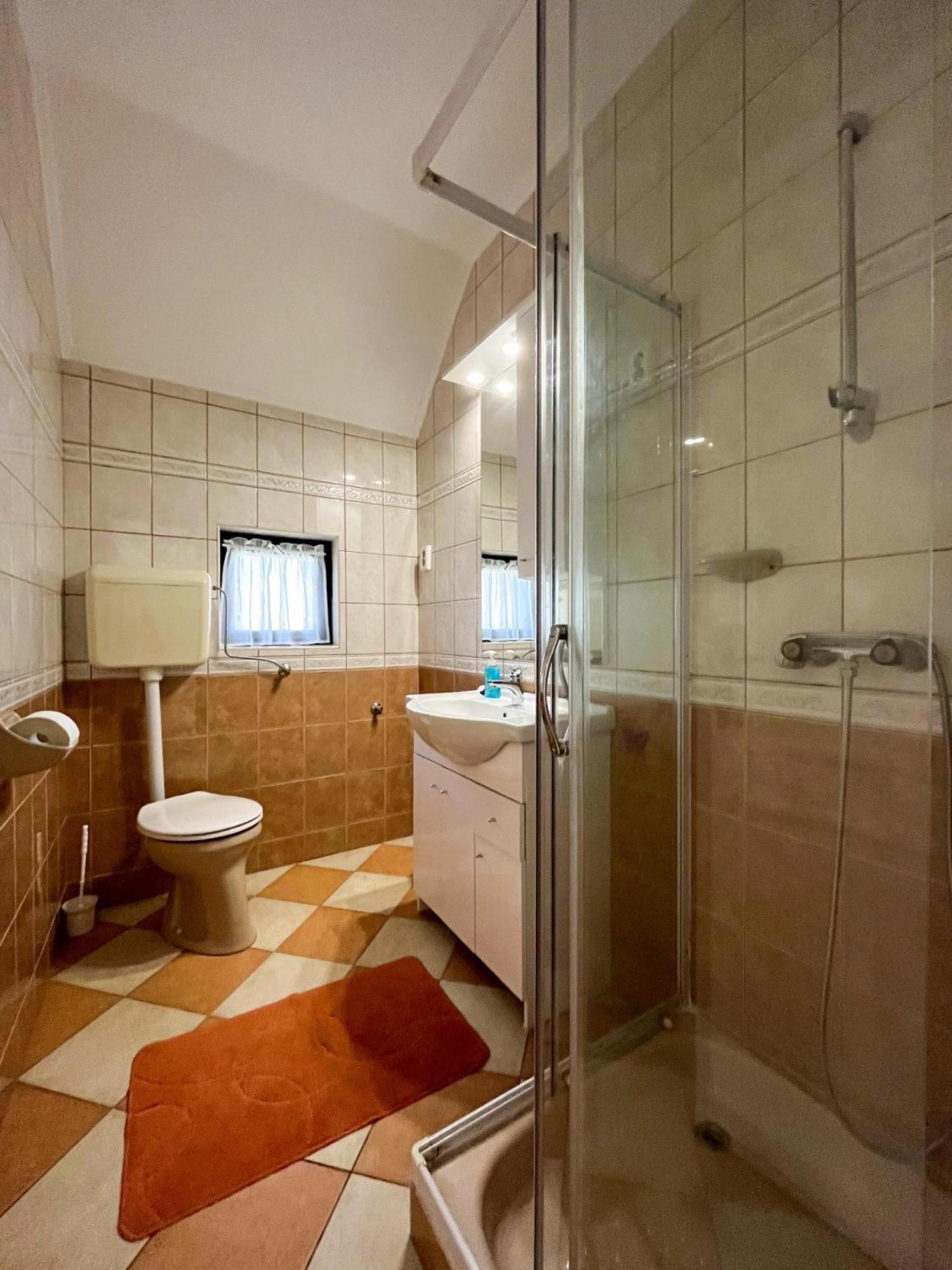 Magyar Apartmanhazak I-Iii. Zalakaros Ruang foto
