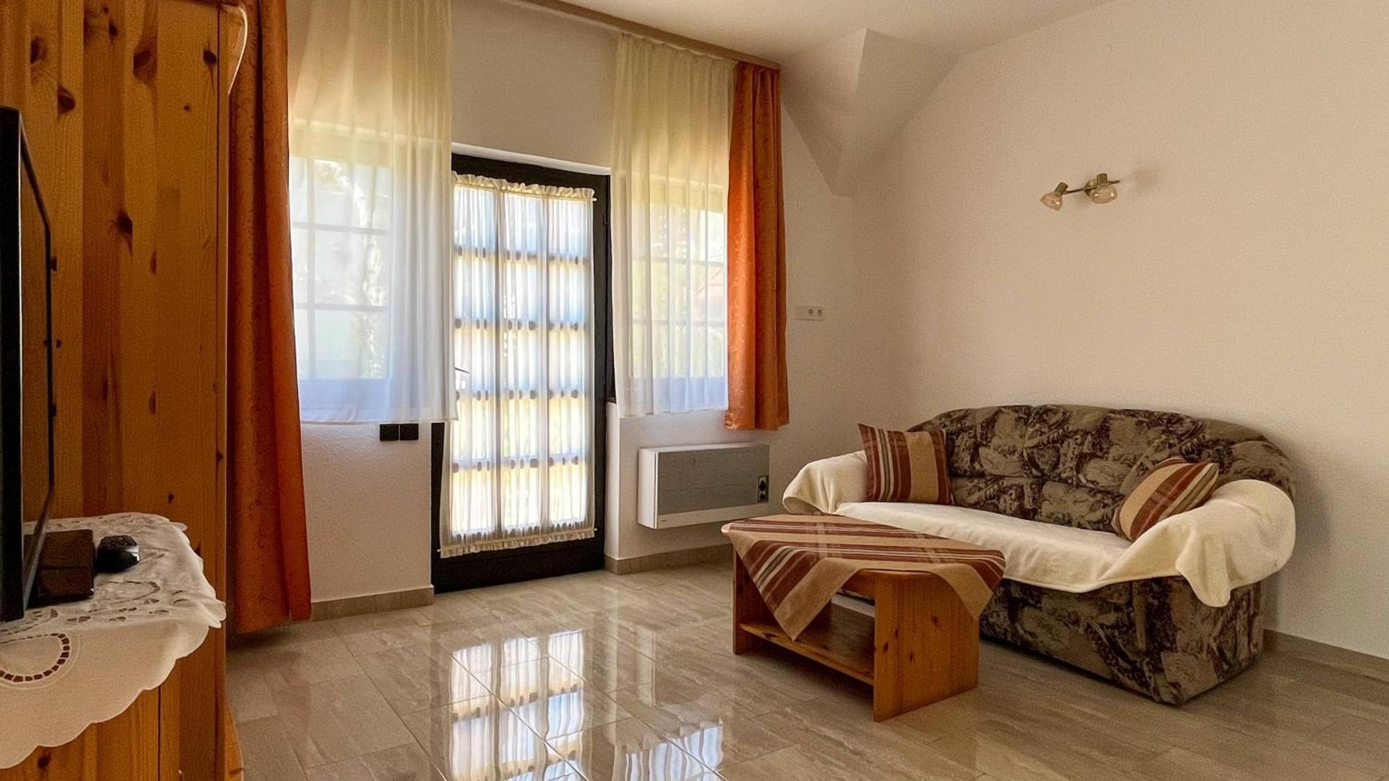Magyar Apartmanhazak I-Iii. Zalakaros Ruang foto
