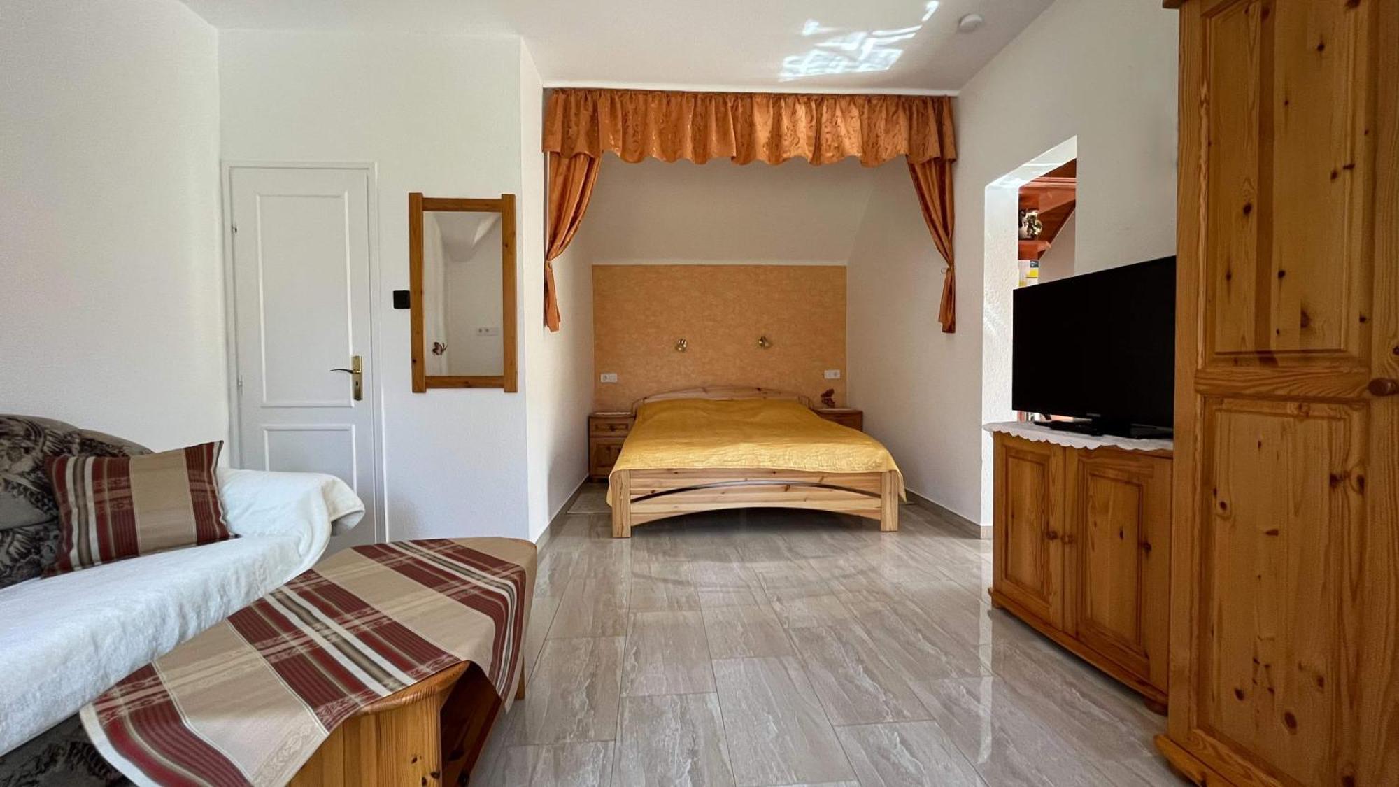 Magyar Apartmanhazak I-Iii. Zalakaros Ruang foto