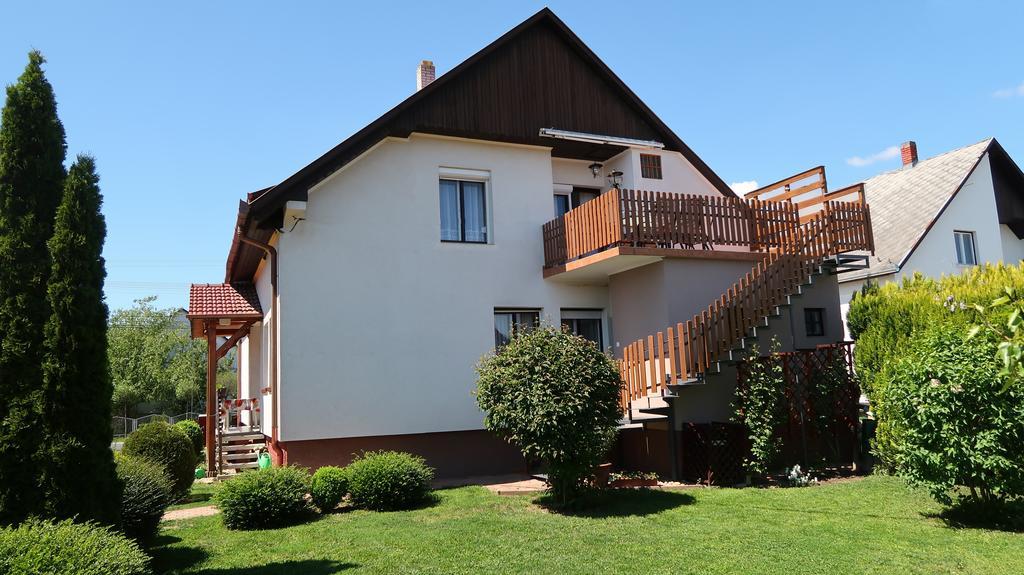 Magyar Apartmanhazak I-Iii. Zalakaros Bagian luar foto